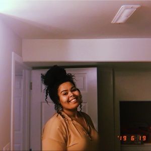 Meet your Posher, Kayla